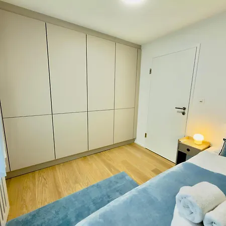 Moderne Mit Bodenseeblick
